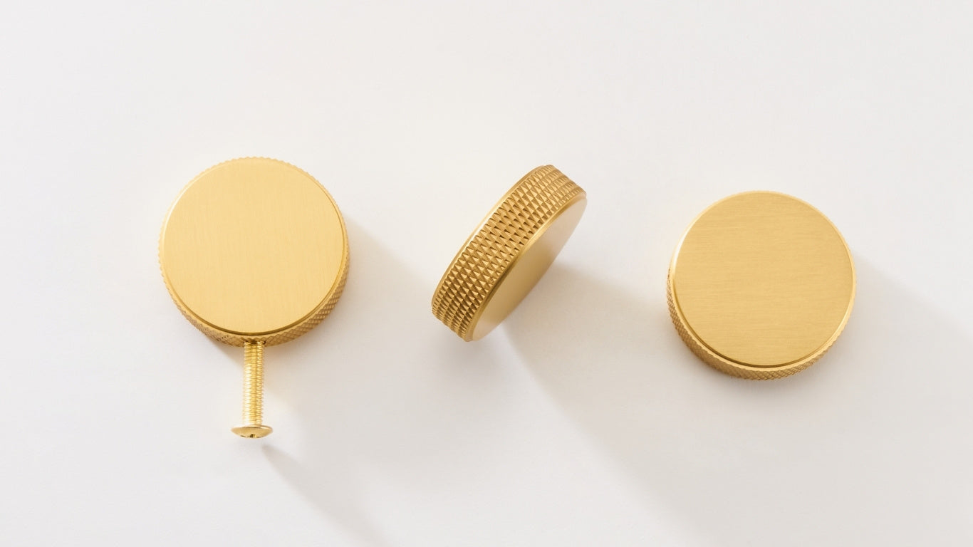 Knopp CH059A | Lättrad | Mässing