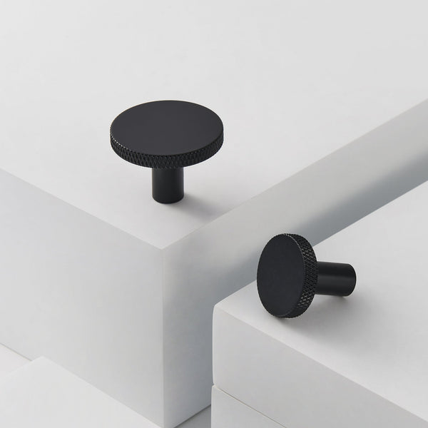 Knopp/krok ch057 i svart finish - detalj