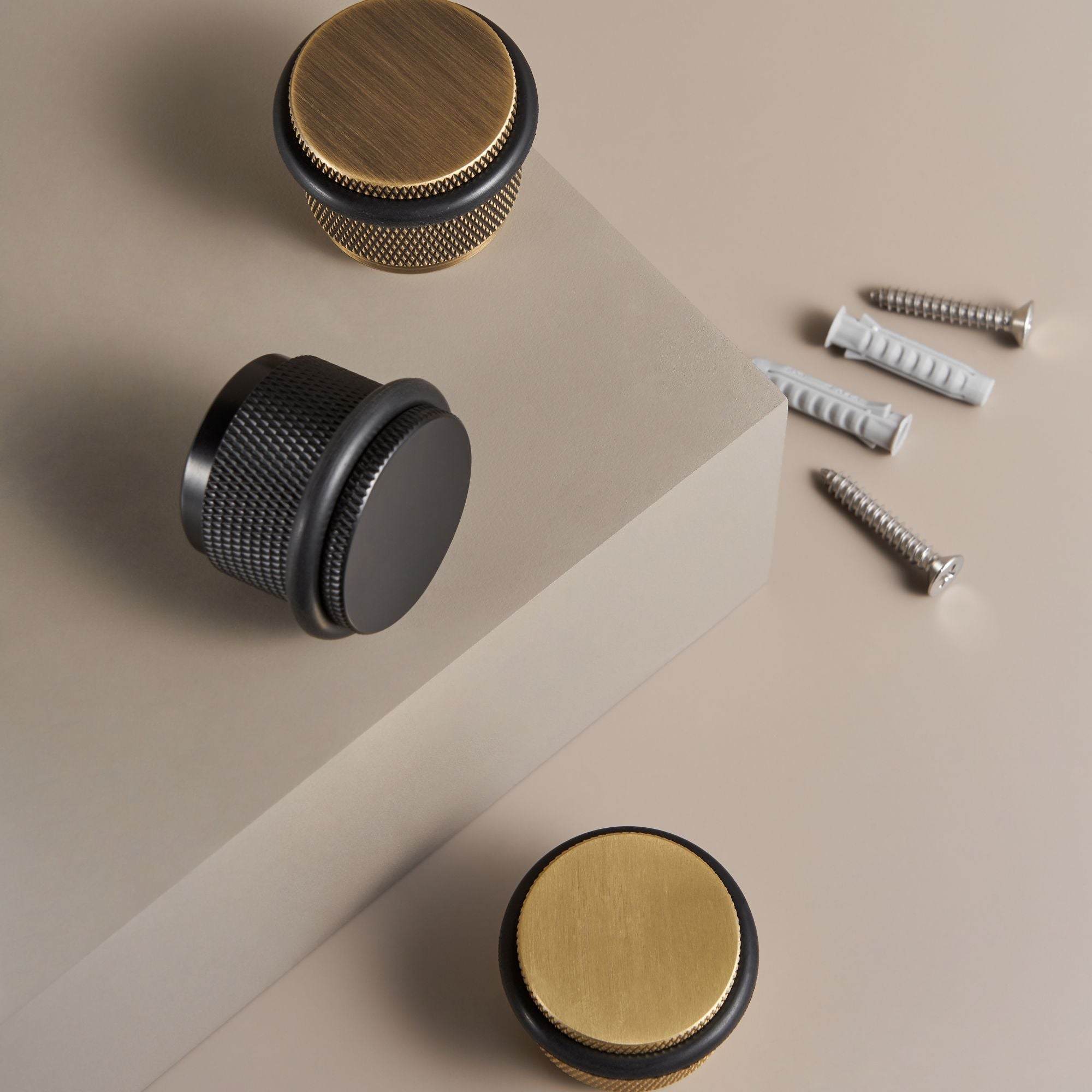 dörrstopp ds001 i svart finish - detalj