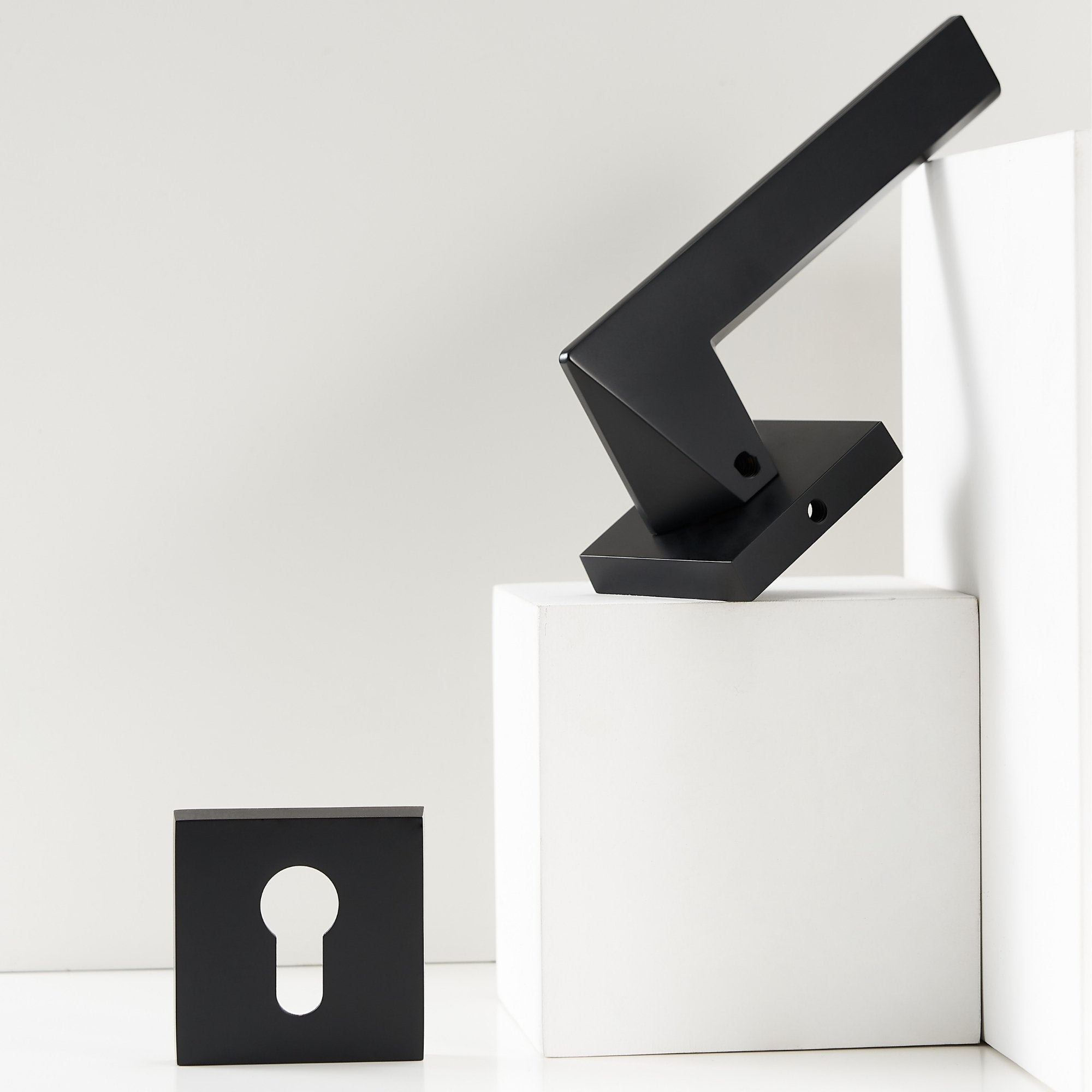 Dörrhandtag  A304B-204 i svart - detalj