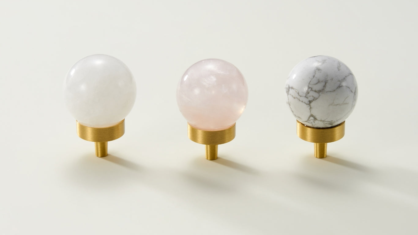 Nuppi CH067 | Vuorikristalli + Messinki | Vaaleanpunainen