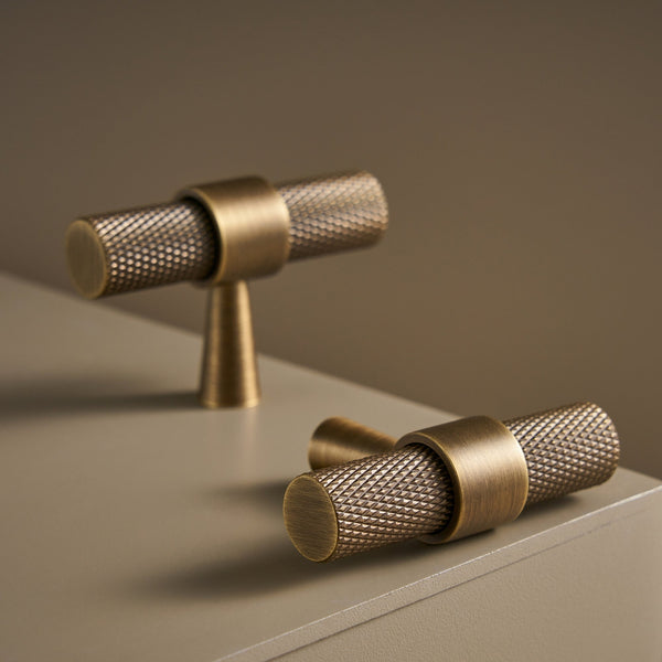 T-bar CH016 | Lättrad | Antik Mässing