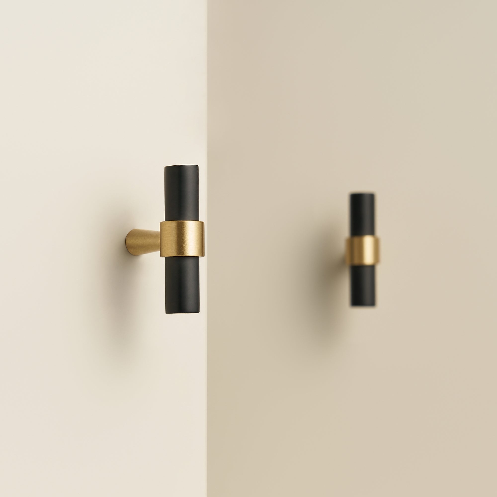 T-bar ch016a i svart finish - detalj