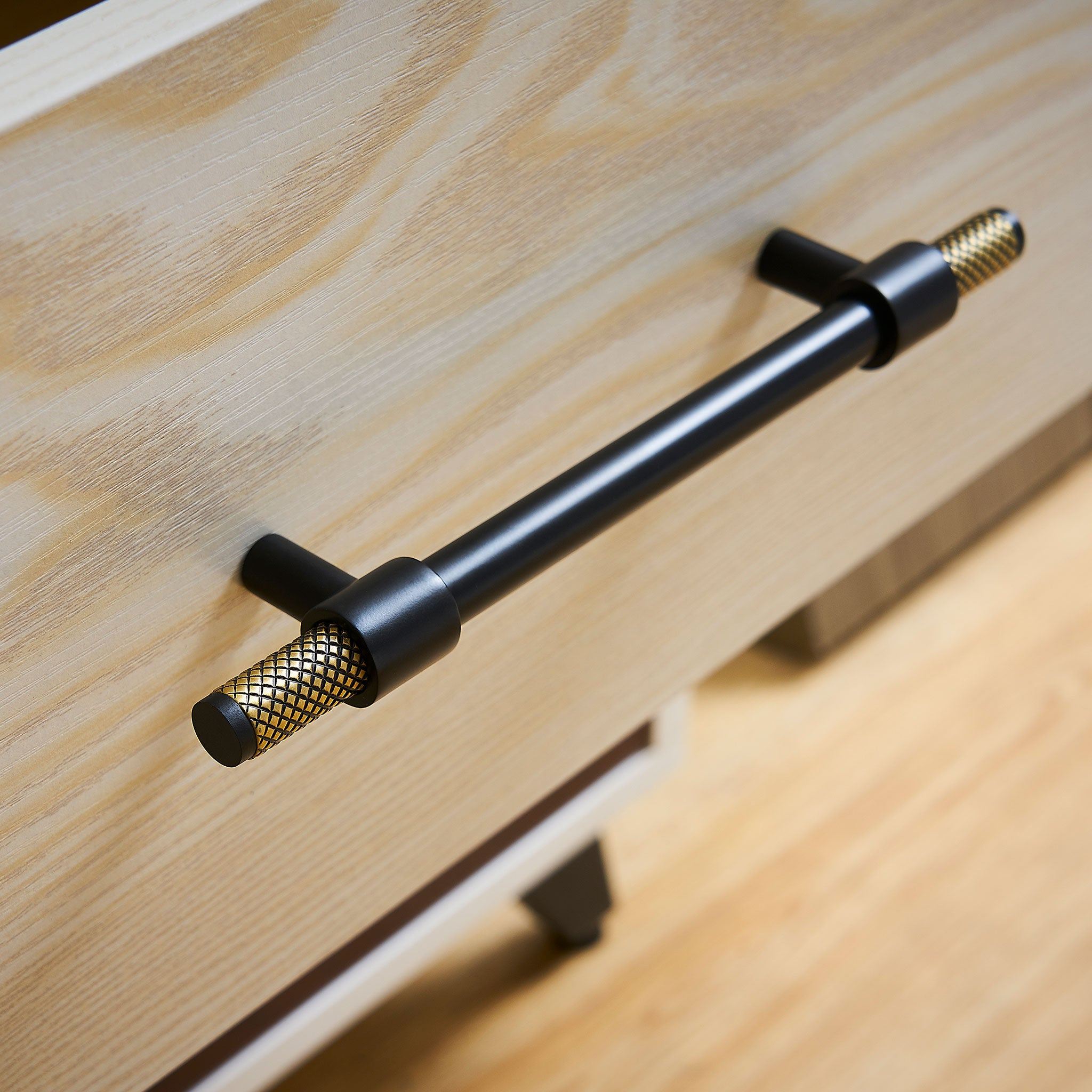 Matt Svart/Mässing - Dooroom